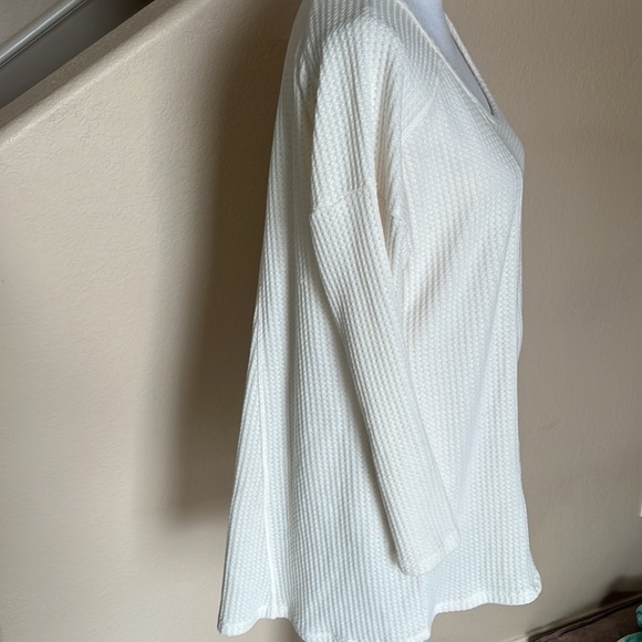 A pea in the pod waffle knit top - Picture 2 of 4